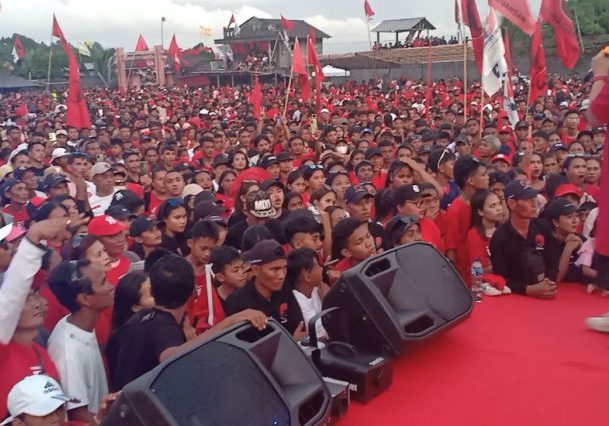 Kampanye PDI Perjuangan Kabupaten Kepulauan Siau Tagulandang Biaro di Lapangan Akesimbeka Ulu Siau